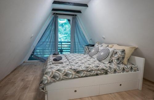 Resnik House | Cozy Love Nest