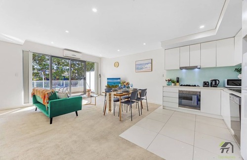 Wolli Creek Apartment | cozy&lovely condo in Wolli Creek