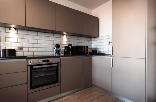 Bracknell Apartment | Cozy Luxury City Apartment in Central Bracknell