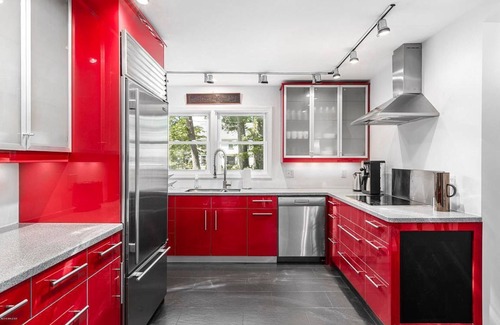 Greenwich House | Cozy luxury home w private beach