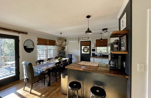 Stratton and Bromley Ski Areas House | Cozy Manchester Getaway with Amazing Views!
