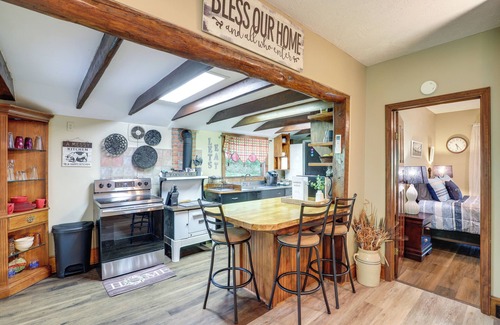Mars Hill House | Cozy Mars Hill Farmhouse w/Scenic Views