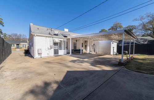 Columbus House | Cozy Martin House in Columbus |3BR| Near FortMoore