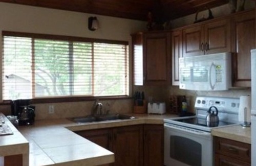 Kihei Cottage | Cozy Maui 'Treehouse' with lovely views and amenities