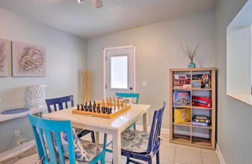 Tropic House | Cozy Melbourne Home with Deck and Pool 5 Mi to Beach!