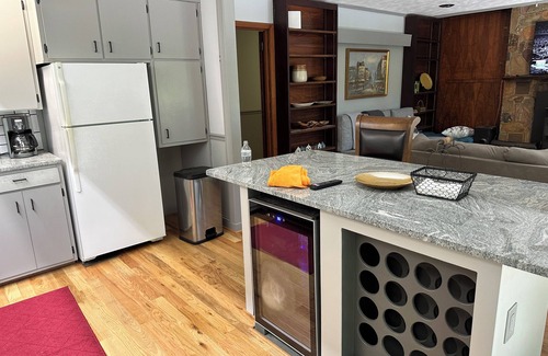 Jonesboro House | Cozy mid-century country, 3-bedroom home, in the woods by a lake with AC, WiFi