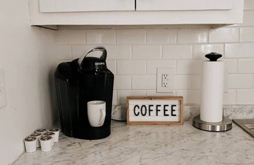 Wade Hampton House | Cozy Mid-Century Modern House, walk to Starbucks