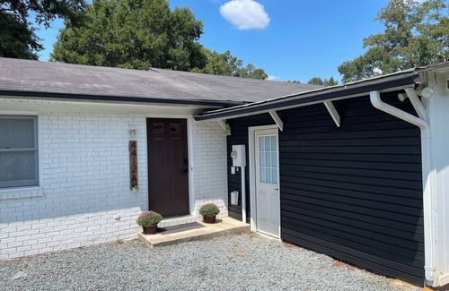 Monroe House | Cozy Minimalistic 3BR Home