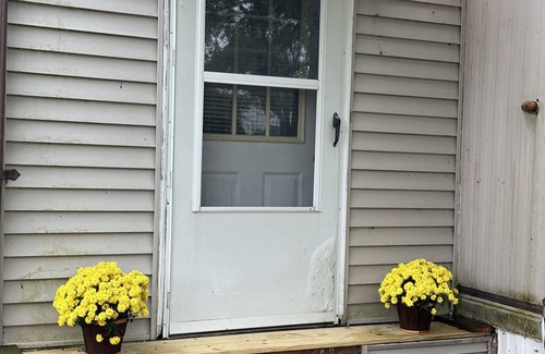 Port Clinton House | Cozy Mobile Home