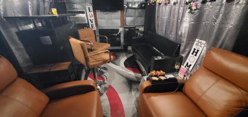 Southeast Arlington Other | Cozy Mobiles Luxury Living Room and Dine On Wheels