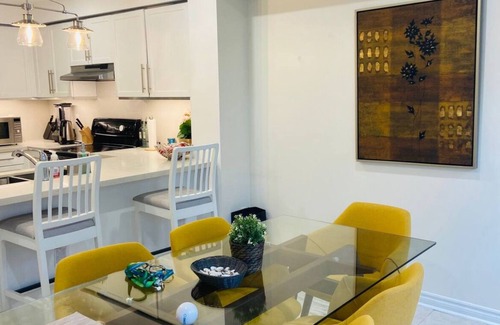 Alderwood House | Cozy Modern 2-Bed Townhouse in Toronto
