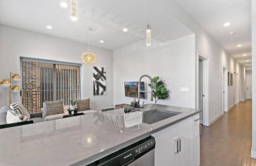 Ukrainian Village Apartment | Cozy & Modern 3BR Apartment - Division 201W 301W REP