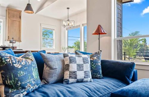 Collister House | Cozy Modern 3BR Farmhouse with Scenic Golf Views