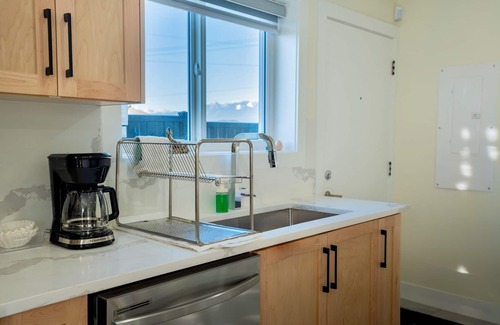 Renfrew-Collingwood House | Cozy Modern 3BR Guest Suite In Vancouver w/Great Access To Transit