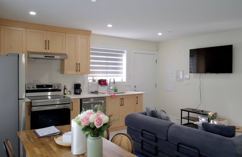 Renfrew-Collingwood House | Cozy Modern 3BR Guest Suite In Vancouver w/Great Access To Transit