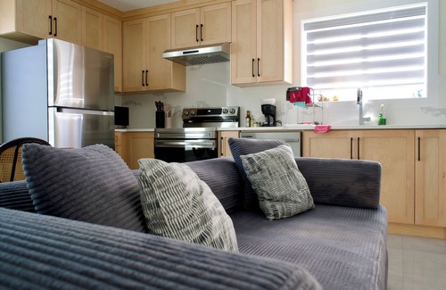 Renfrew-Collingwood House | Cozy Modern 3BR Guest Suite In Vancouver w/Great Access To Transit