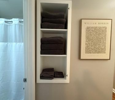 Jeffersonville - Clarksville House | Cozy, Modern 3BR Mins to Louisville WiFi AC