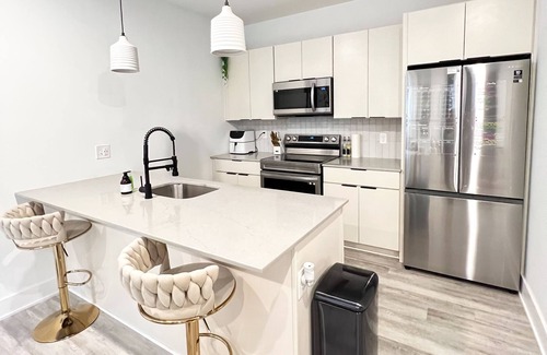 Germantown Apartment | Cozy Modern apartment in peaceful Philadelphia with WiFi, AC