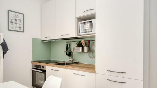 Precotto Apartment | Cozy Modern Apartment Near Metro, WiFi AC