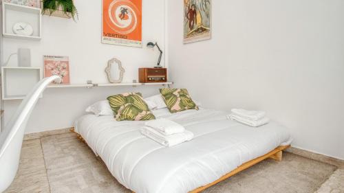 Precotto Apartment | Cozy Modern Apartment Near Metro, WiFi AC