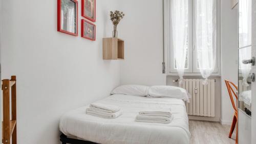 Precotto Apartment | Cozy Modern Apartment Near Metro, WiFi AC