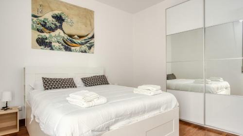 Precotto Apartment | Cozy Modern Apartment Near Metro, WiFi AC