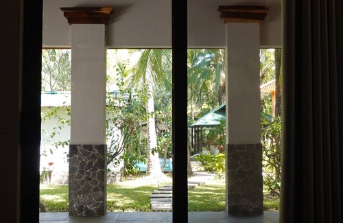 Santa Cruz Cabin | Cozy Modern Casita Near Tamarindo with Tropical Shared Pool Area