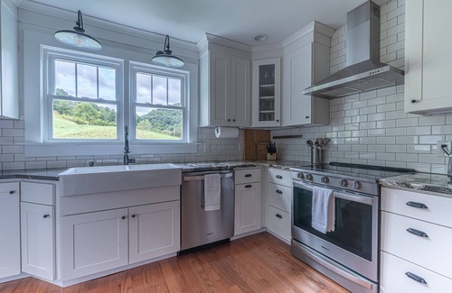 Canton Cottage | Cozy modern cottage with pasture and woods