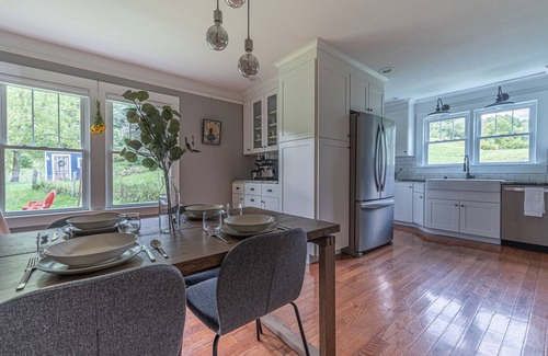 Canton Cottage | Cozy modern cottage with pasture and woods
