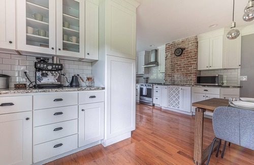 Canton Cottage | Cozy modern cottage with pasture and woods