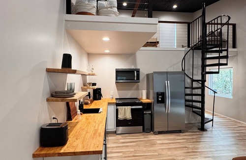 Wagener House | Cozy Modern Escape