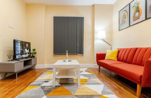 Walsall Apartment | Cozy Modern Flat Walsall Town Centre with Wi-Fi