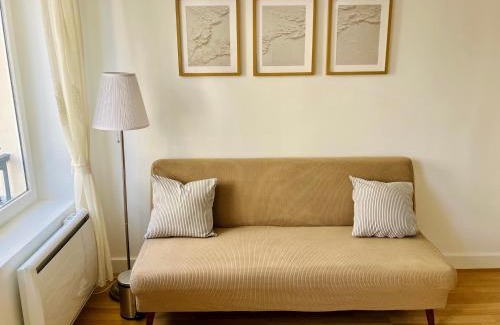Saint-Germain-en-Laye Apartment | Cozy & Modern apartment l RER 20min to Paris Center