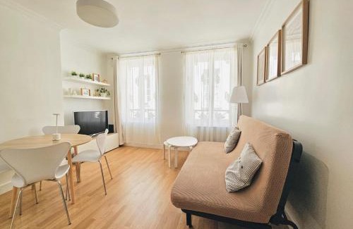 Saint-Germain-en-Laye Apartment | Cozy & Modern apartment l RER 20min to Paris Center