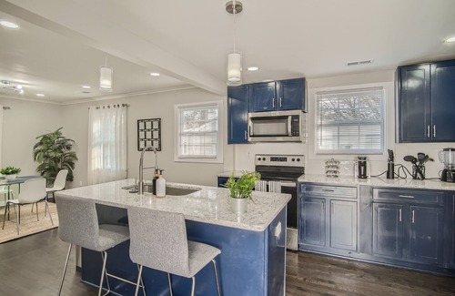 Sylvan Hills House | Cozy & Modern Gem By Airport & Downtown