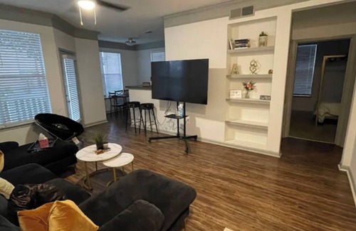 North Decatur Apartment | COZY MODERN METRO ATL/NORTH DECATUR CONDO