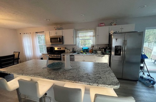 Pocono Summit House | Cozy & Modern Pocono Escape – Near Lakes, Fireplace & Game Night Ready!