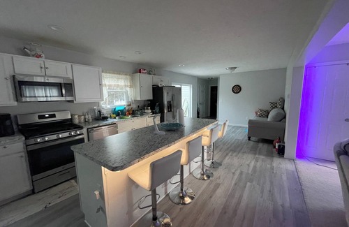 Pocono Summit House | Cozy & Modern Pocono Escape – Near Lakes, Fireplace & Game Night Ready!