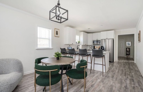 Pittsburgh House | Cozy Modern Retreat Near Mercedes Benz Stadium