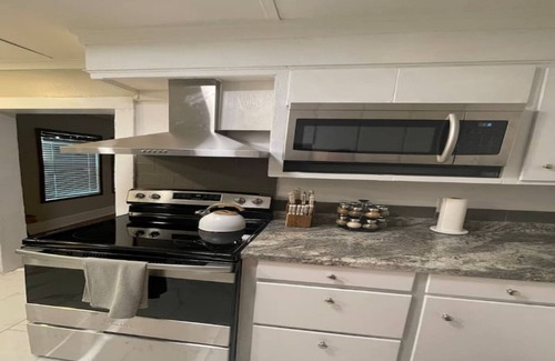 Sylvania House | Cozy modern style home, sleep 8, all the amenities of home.