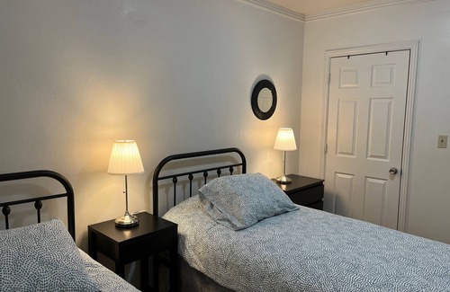 Flagstaff Cottage | Cozy, Modern Two Bedroom Downtown Flagstaff Cottage for Short or Extended Stays
