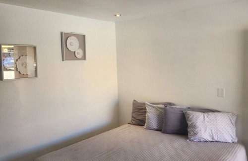 Inyokern Hotel | Cozy Motel in welcoming Inyokern with WiFi, AC,near 2 hwys perfect to stop& rest