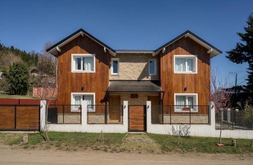 Chapelco House | Cozy Mountain Cabins 5 min from Downtown SMA-CM by Apartments Bariloche
