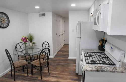 Mount Washington Apartment | Cozy Mount Washington Home with Parking-Sleeps 4