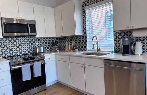 Chattanooga Condo | Cozy Mountain Basecamp on the Riverwalk, w/Rooftop Deck