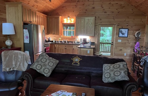 Lansing House | Cozy Mountain Cabin on Phoenix Mountain