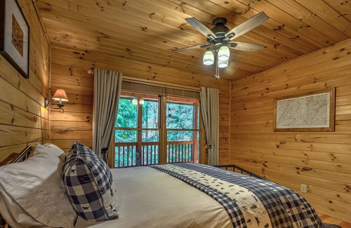 Hidden Lake Cabin | Cozy Mountain Cabin w/ hot tub + forest views