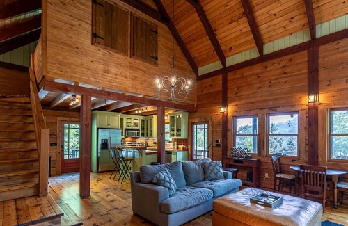 Vilas Cabin | Cozy Mountain Cottage - Relax in picturesque Northwest Watauga County!