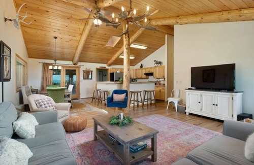 Bozeman House | Cozy Mountain Escape near Bozeman, Family Friendly!