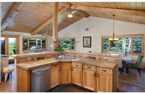 Bozeman House | Cozy Mountain Escape near Bozeman, Family Friendly!